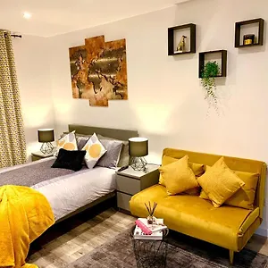 Beautiful Studio In A House With Parking , Erith United Kingdom