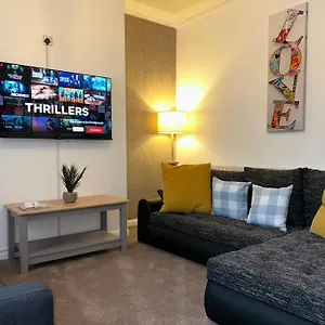 Homely 3 Bed House Halifax , Exley United Kingdom