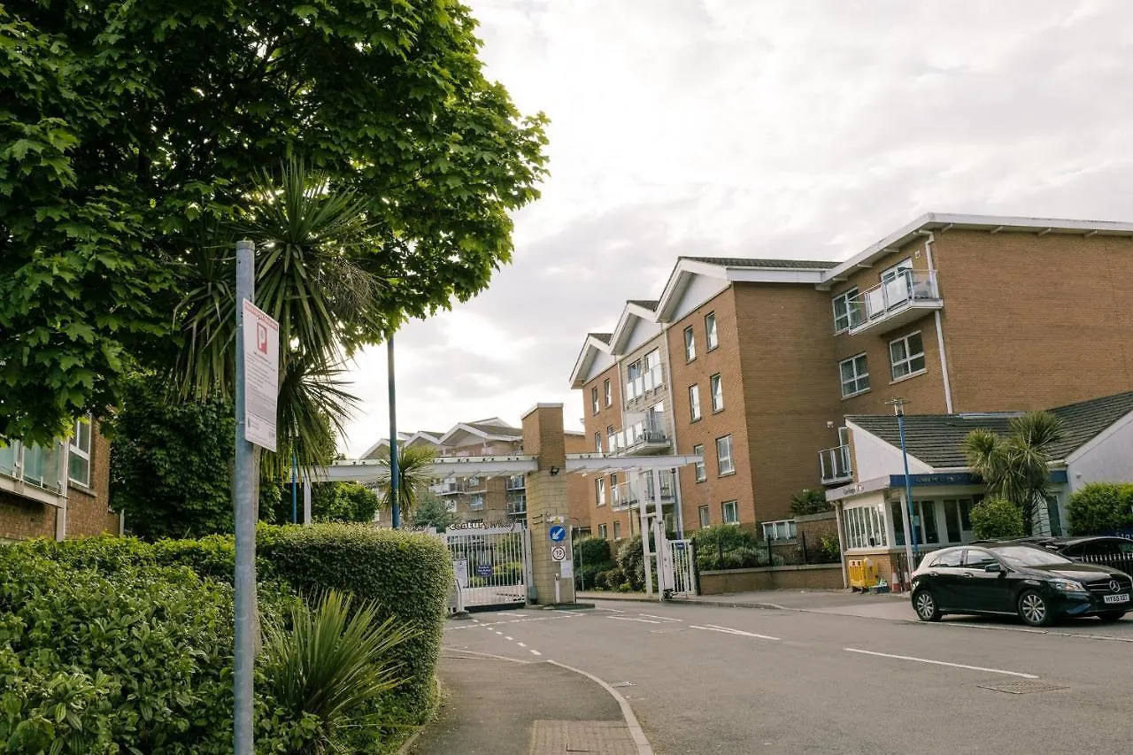 Stunning 2-Bedroom Apartment In Cardiff Bay W/Gym