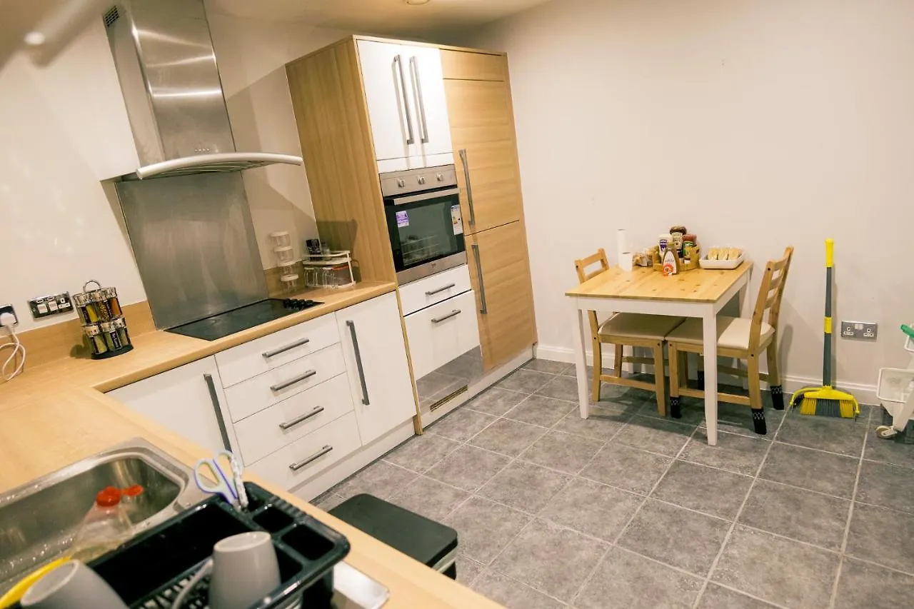 Stunning 2-Bedroom Apartment In Cardiff Bay W/Gym