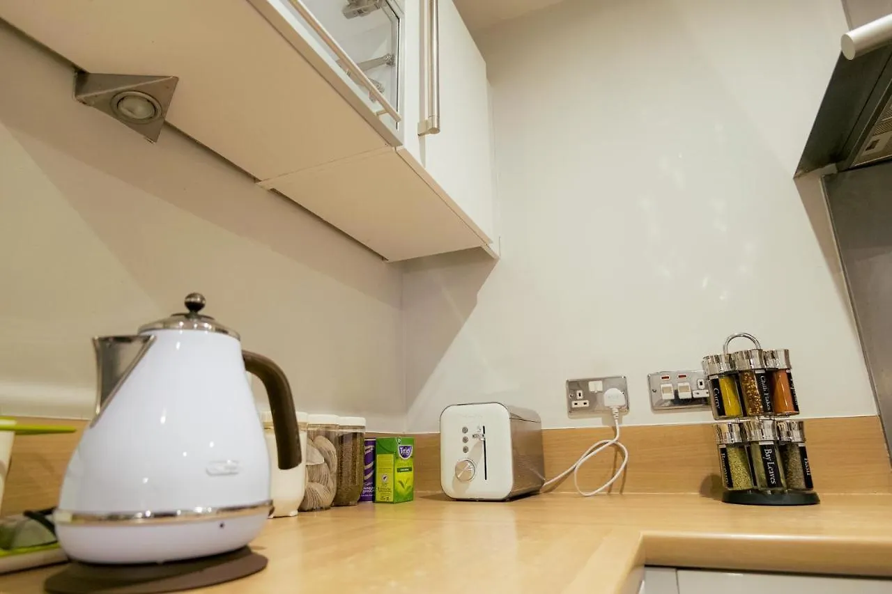 Stunning 2-Bedroom Apartment In Cardiff Bay W/Gym 0*,  Regno Unito